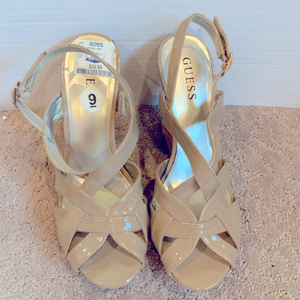 Guess peep toe platform sandles tan color